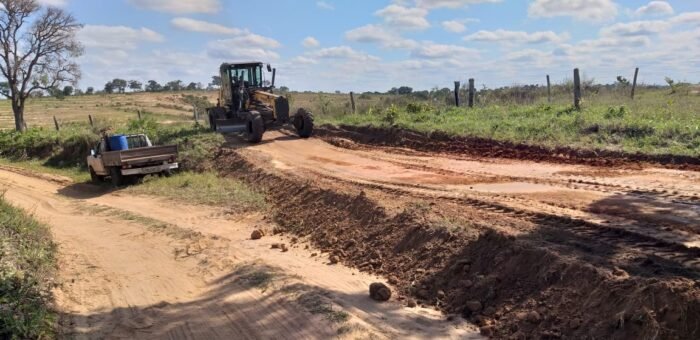 Camapuã: Prefeitura segue avançando com manutenção de estradas na área rural