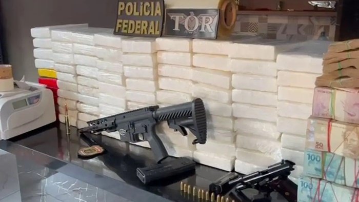 Dinhero armas drogas e munições