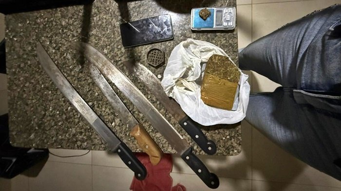 Drogas e facões apreendidos Chapadão do Sul