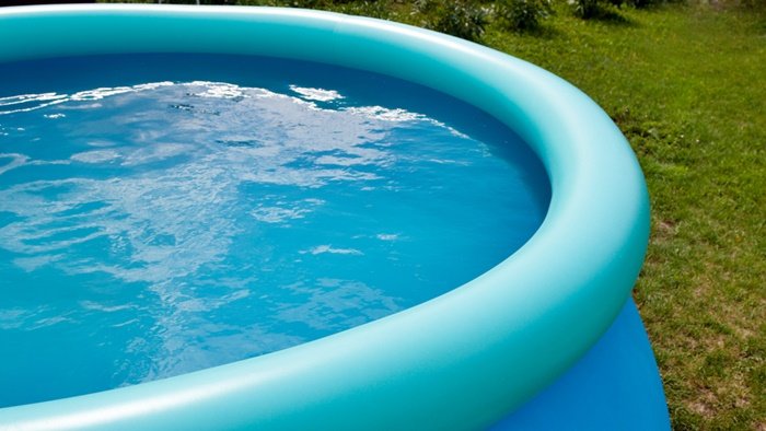piscina de plástico