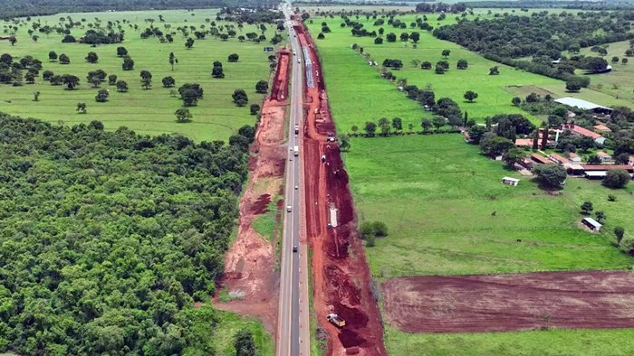 Pavimentação de trecho BR-163