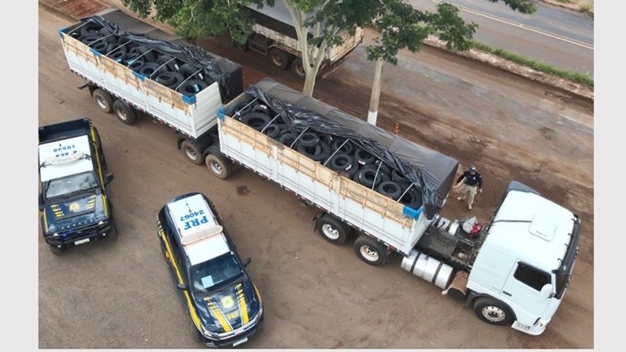 Carreta pneus apreendidos