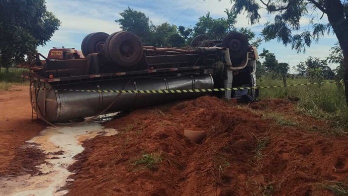 Caminhã tombado Nova Andradina