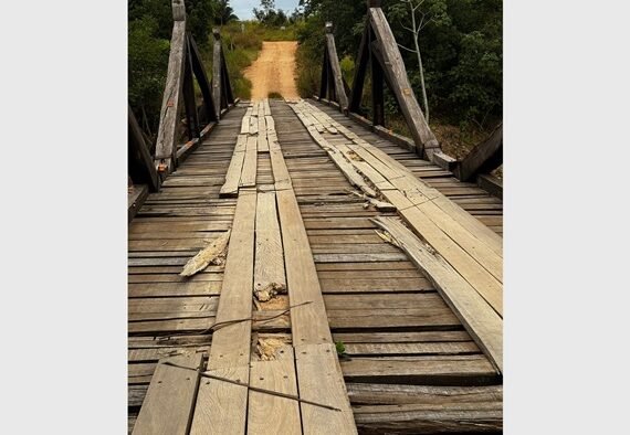 Ponte sobre Rio Coxim