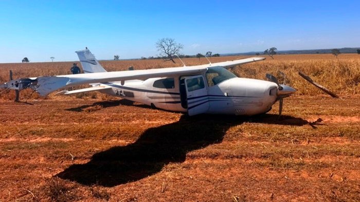 Avião interceptado SGO