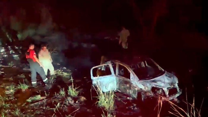 Carro incendiado