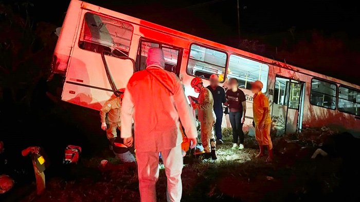 ônibus acidente