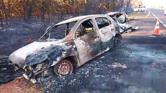 Carros acidente Bandeirantes